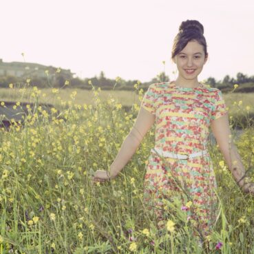 Kız çocuk elbise fotoğraf çekimi moda e-ticaret fotoğraf çekimi