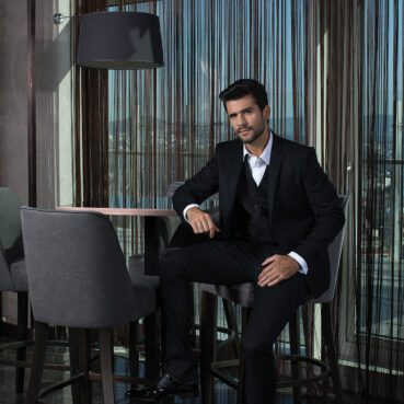 Erkek takım elbise smokin dış çekim ürün foto çekimi