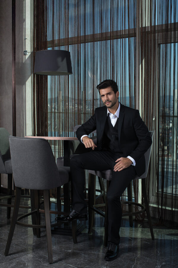 Erkek takım elbise smokin dış çekim ürün foto çekimi