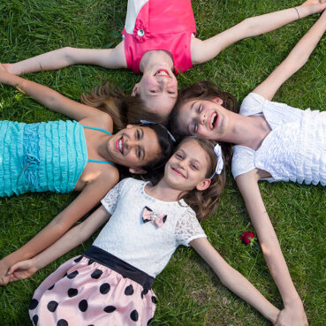 Kız çocuk elbise fotoğraf çekimi moda e-ticaret profesyonel fotoğraf çekimi