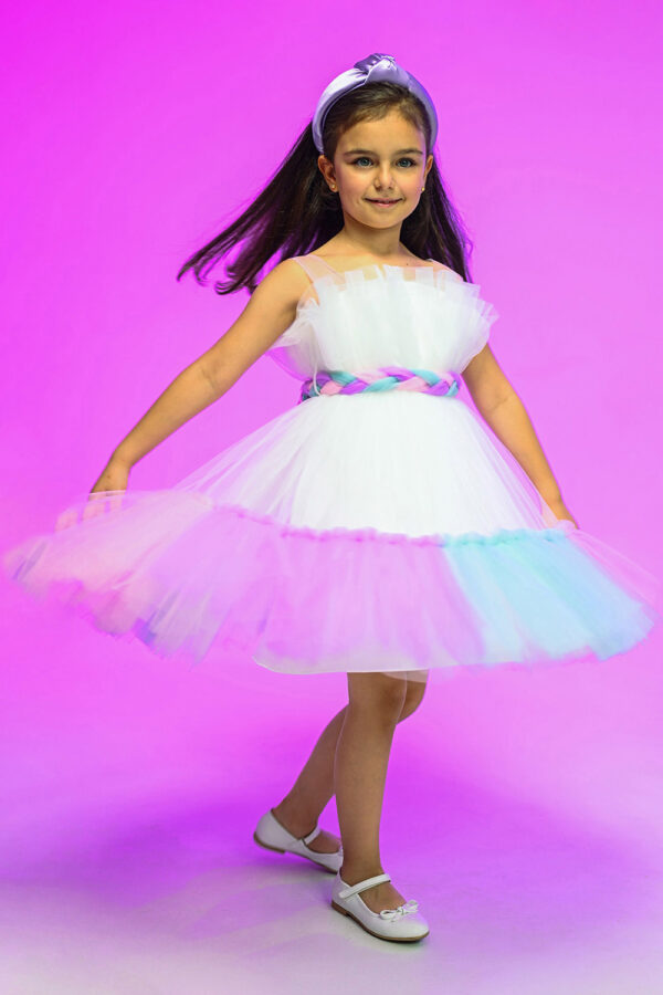 Kız çocuk tütü elbise düğün balo fotoğraf çekimi