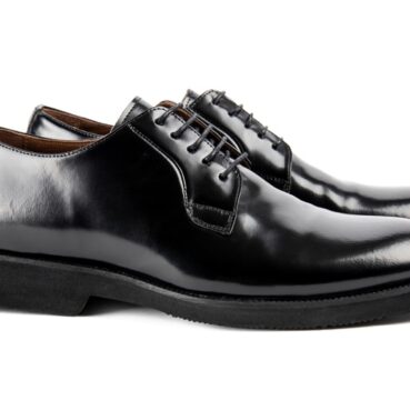 Ayakkabı fotograf cekimi erkek siyah rugan klasik rugan