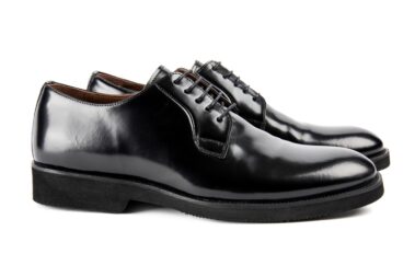 Ayakkabı fotograf cekimi erkek siyah rugan klasik rugan