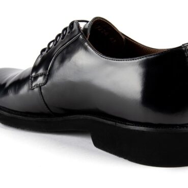 Ayakkabı fotograf cekimi erkek siyah rugan klasik rugan