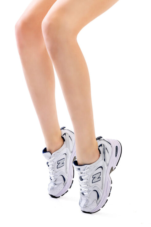 Studyo çekim spor ayakkabı fotoğraf çekimi