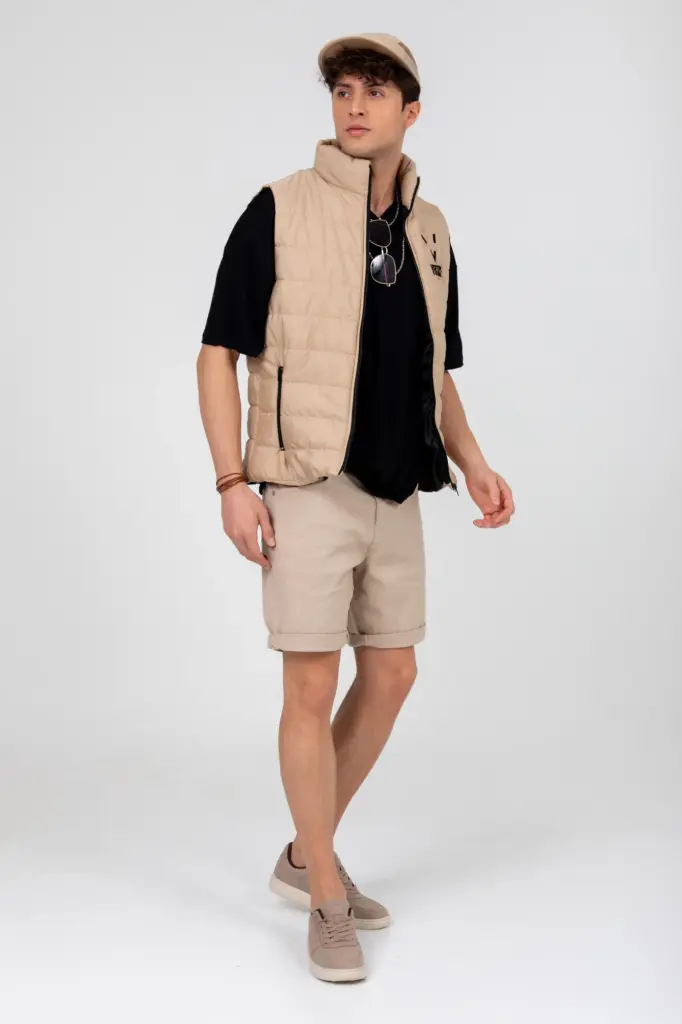 Bej blazer ceketli erkek moda fotoğrafı