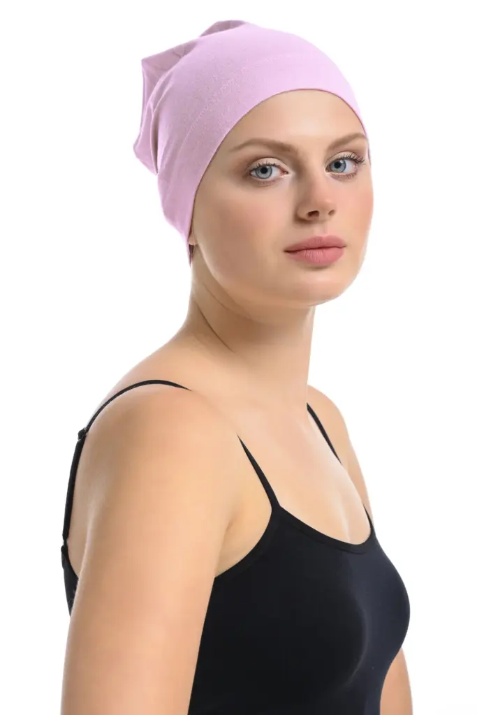 Pembe yüzme boneli kadın ürün fotoğrafı